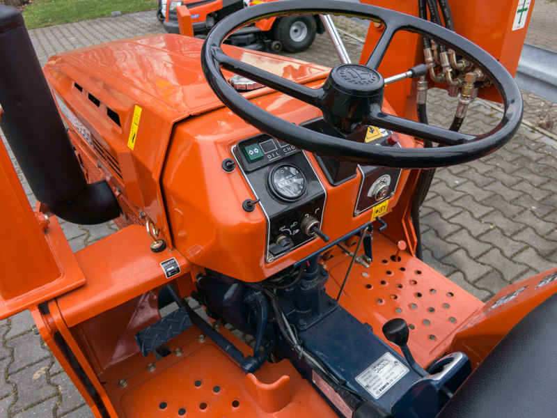 Kubota Traktor gebraucht mit Frontlader B 1500 , Kommunaltraktoren